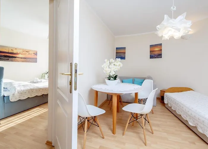 Przy Plaży Pogorzelica (Gmina Rewal)